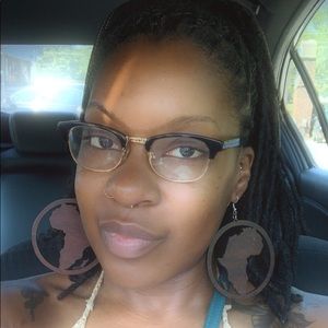 Meet your Posher, Latasha